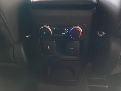 Used 2022 Ford Explorer XLT w/ Equipment Group 202A image 12