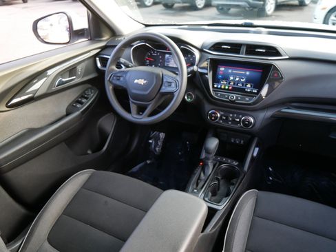 Used 2021 Chevrolet TrailBlazer LT w/ Convenience Package image 9