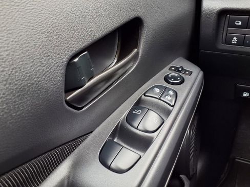 Used 2025 Nissan Kicks Play S FWD image 18