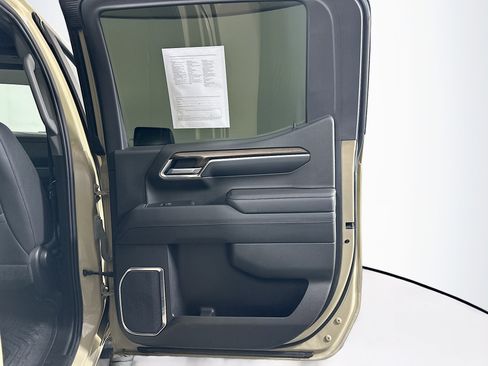 Used 2022 Chevrolet Silverado 1500 LT Trail Boss w/ Convenience Package II image 28