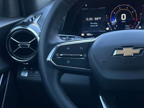 Used 2025 Chevrolet Equinox LT image 13