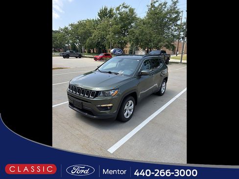 Used 2020 Jeep Compass Latitude w/ Cold Weather Group AWD/4WD image 1