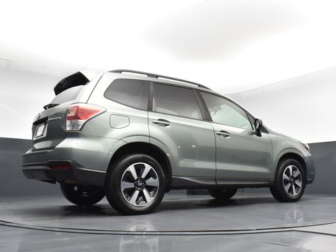 Used 2018 Subaru Forester 2.5i Premium w/ All-Weather Package AWD/4WD image 23