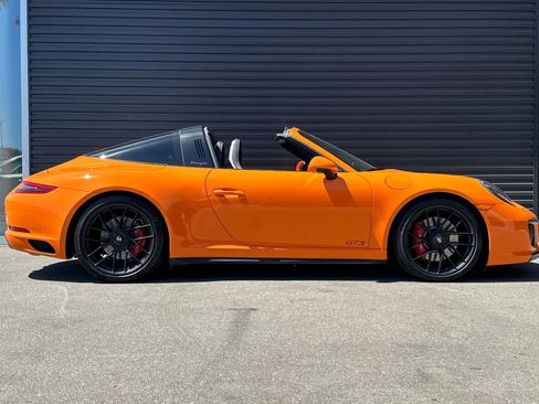 Used 2018 Porsche 911 Targa 4 GTS image 9