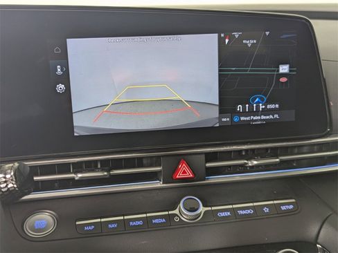 Certified 2024 Hyundai Elantra Blue image 25