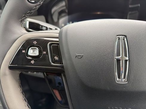 New 2026 Lincoln Corsair Premiere image 16