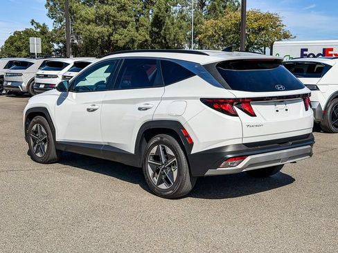 Used 2025 Hyundai Tucson SEL FWD image 2