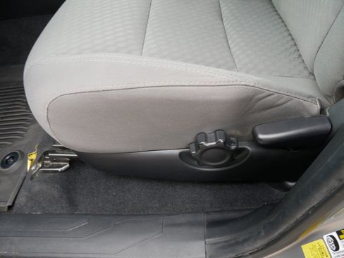 Used 2022 Toyota Tacoma SR image 19