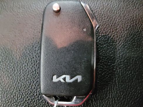 Used 2022 Kia Forte LXS FWD image 32