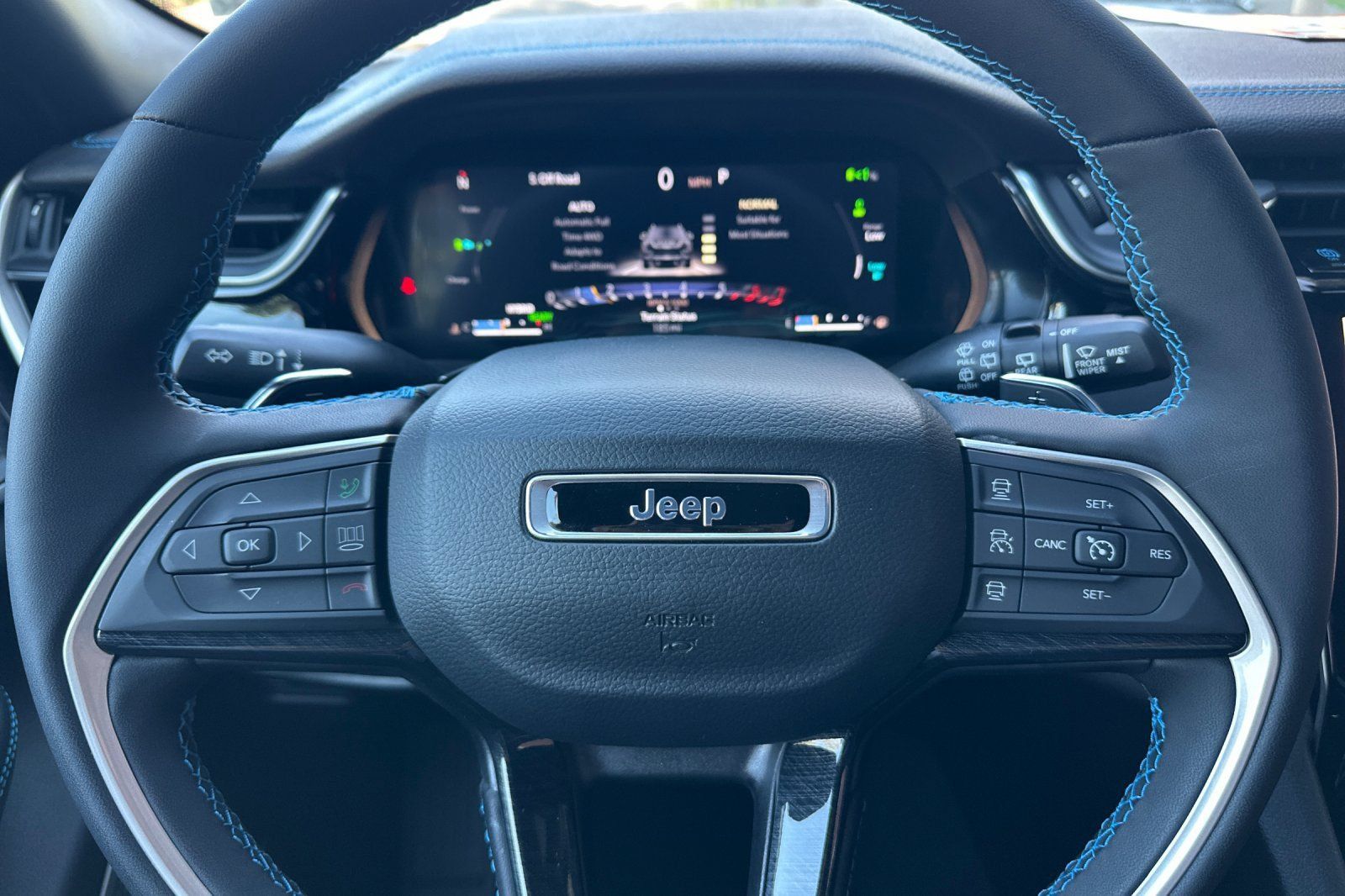 New 2023 Jeep Grand Cherokee Trailhawk AWD/4WD image 23