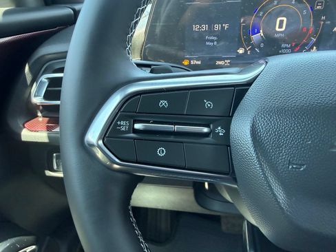 New 2026 Chevrolet Traverse Z71 w/ Driver Confidence Package AWD/4WD image 17