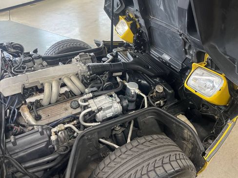 Used 1988 Chevrolet Corvette Coupe RWD image 45