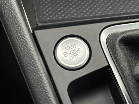 Used 2025 Volkswagen Jetta SEL image 30