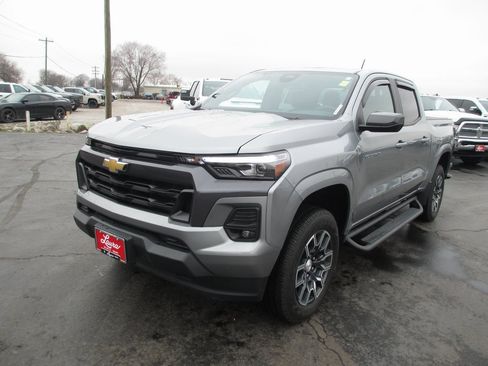 Used 2023 Chevrolet Colorado LT w/ LT Convenience Package III image 12