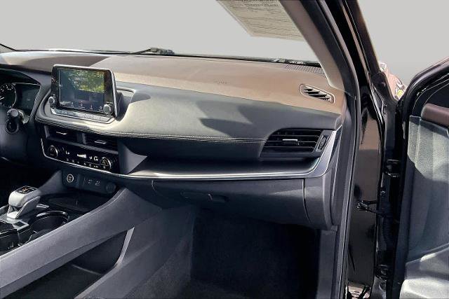 Certified 2023 Nissan Rogue SV FWD image 18