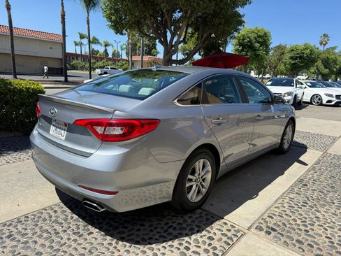 Used 2017 Hyundai Sonata SE FWD image 5