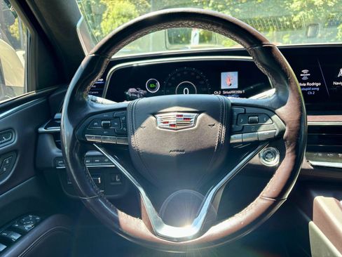 Used 2021 Cadillac Escalade ESV Premium Luxury Platinum AWD/4WD image 34
