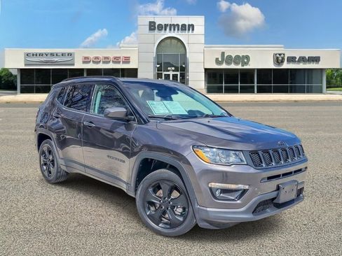 Used 2019 Jeep Compass Altitude image 1