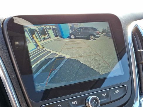 Used 2018 Chevrolet Equinox LT w/ Sun & Infotainment Package image 18