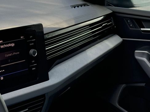 Used 2025 Volkswagen Jetta SE image 29