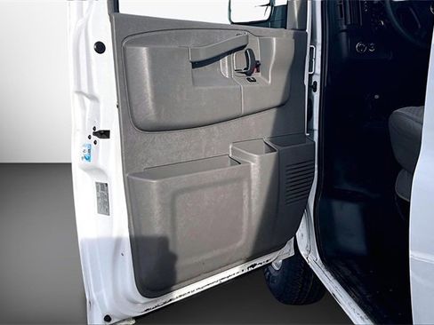 Used 2019 GMC Savana 2500 image 16