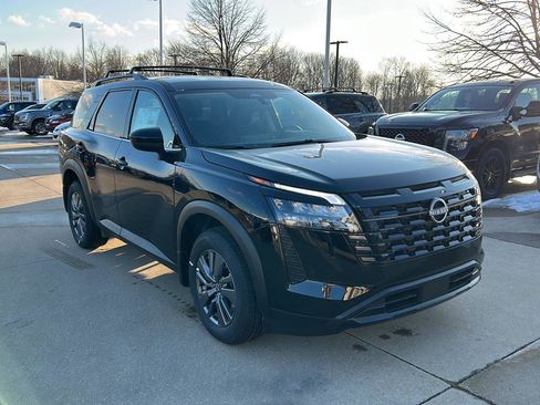 New 2026 Nissan Pathfinder SV image 3