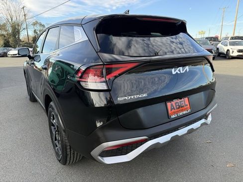 Used 2024 Kia Sportage LX image 6