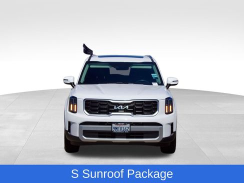 Used 2024 Kia Telluride S w/ S Sunroof Package FWD image 3