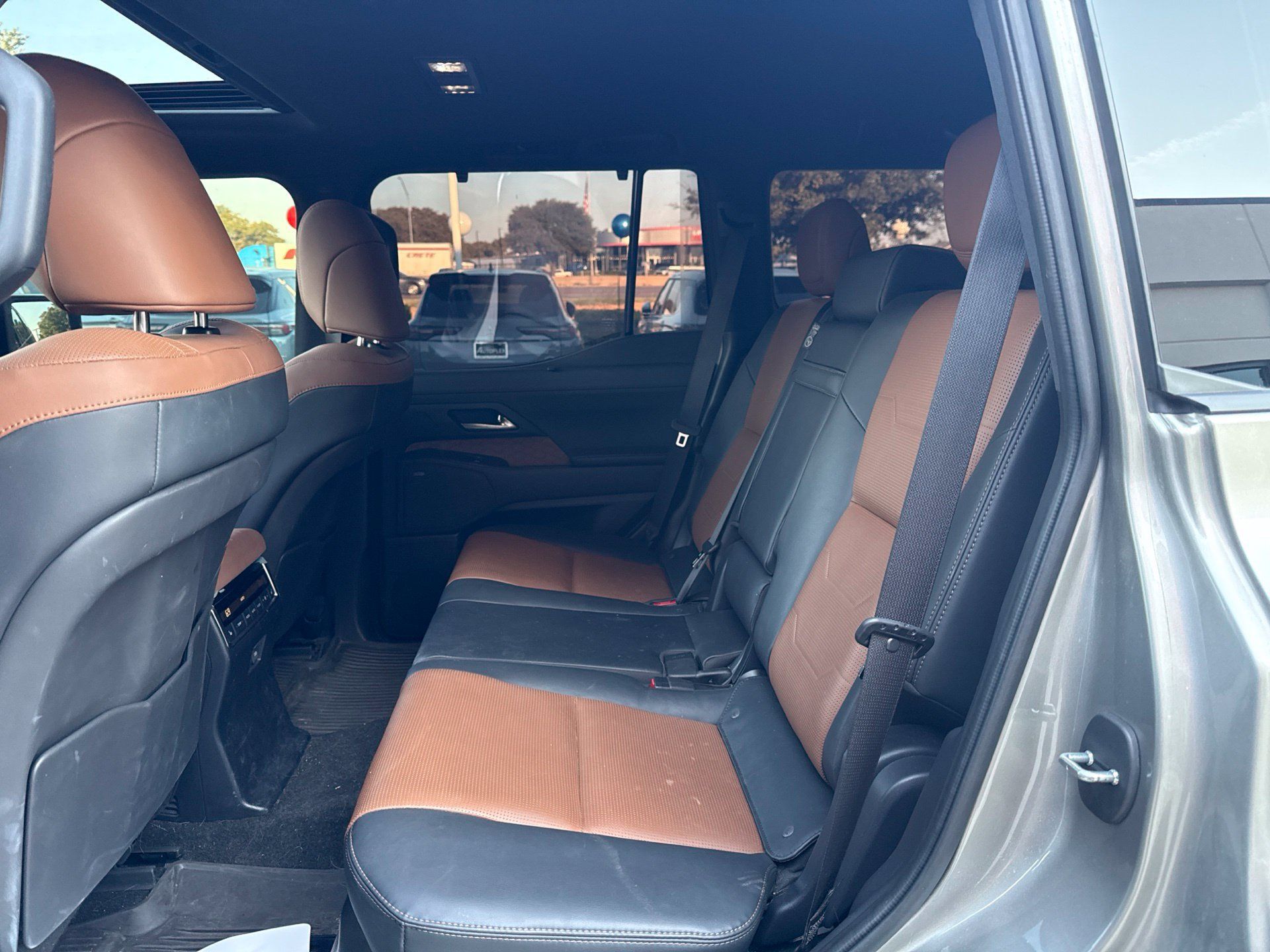 Used 2024 Lexus GX 550 w/ Accessory Package (Z1) AWD/4WD image 5