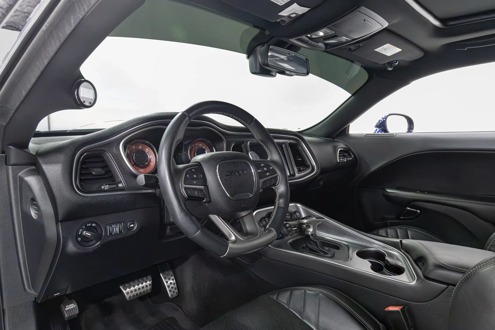 Used 2016 Dodge Challenger SRT Hellcat RWD image 9