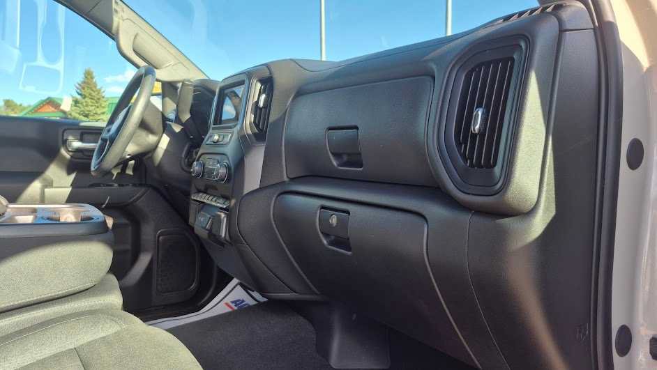 Used 2026 Chevrolet Silverado 1500 Custom Trail Boss AWD/4WD image 20