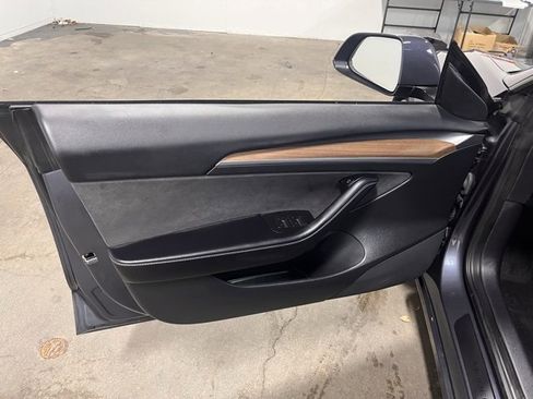 Used 2023 Tesla Model 3 Performance image 24