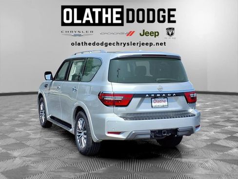 Used 2024 Nissan Armada SL w/ Captain's Chairs Package AWD/4WD image 3