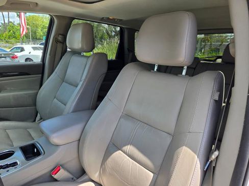 Used 2013 Jeep Grand Cherokee Laredo image 26