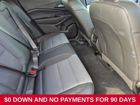 Used 2025 Chevrolet Trax LT w/ LT Convenience Package FWD image 29