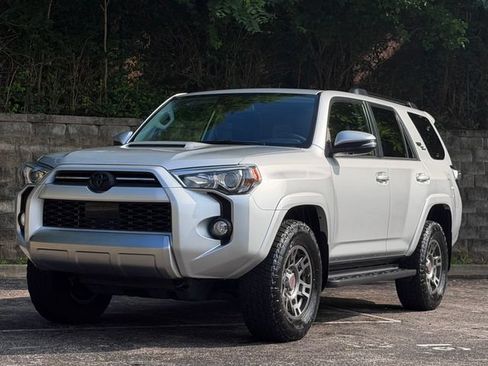 Used 2020 Toyota 4Runner TRD Off-Road Premium AWD/4WD image 11