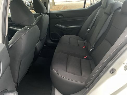 Used 2025 Nissan Altima 2.5 SV FWD image 12