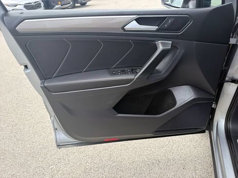 Certified 2023 Volkswagen Tiguan SE R-Line FWD image 9