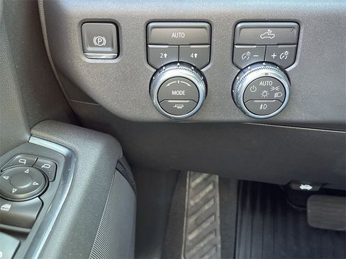 New 2026 GMC Sierra 1500 Elevation image 18