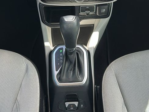 Used 2018 Jeep Renegade Latitude w/ Popular Equipment Group image 26