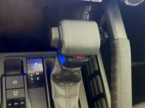 Certified 2024 Toyota Tacoma TRD Off-Road AWD/4WD image 17