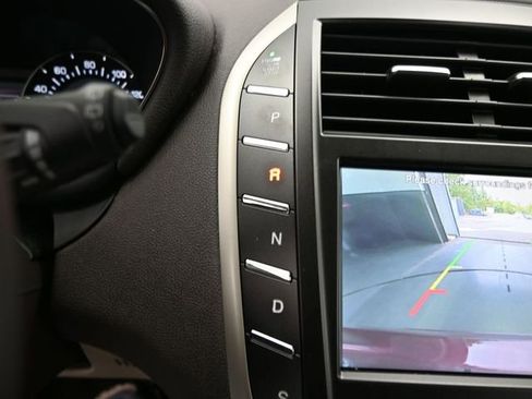 Used 2019 Lincoln MKC Reserve image 15
