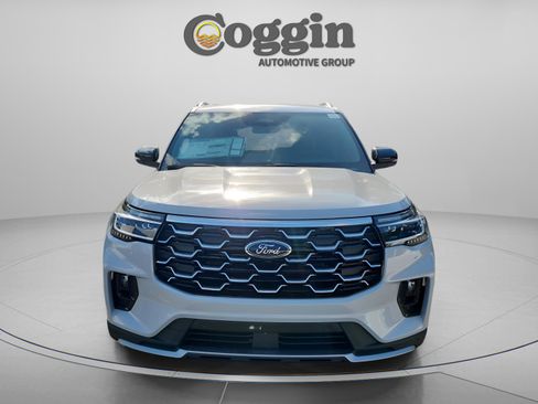 New 2026 Ford Explorer Platinum image 8