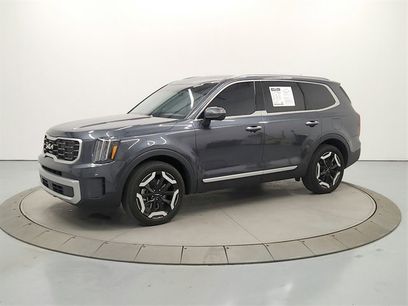 Used 2024 Kia Telluride S w/ S Sunroof Package
