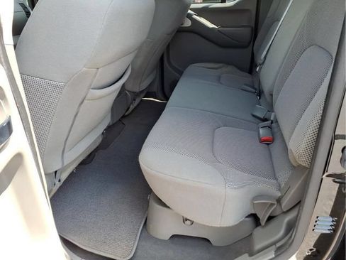 Used 2021 Nissan Frontier SV w/ Midnight Edition Floor Mats AWD/4WD image 11