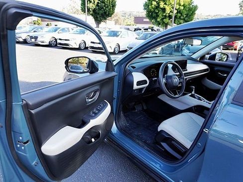 Used 2025 Honda HR-V LX image 36