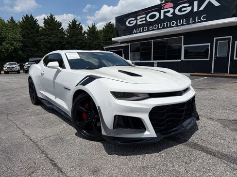 Used 2016 Chevrolet Camaro SS RWD image 2