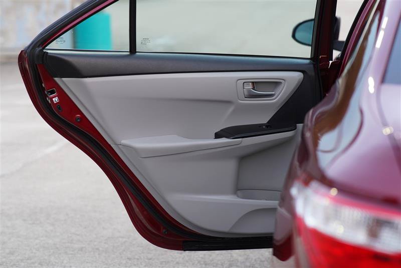 Used 2017 Toyota Camry SE w/ Moonroof Package FWD image 56