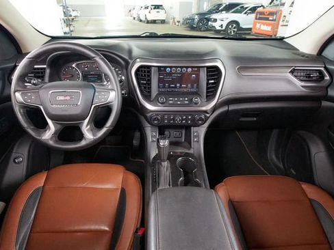 Used 2017 GMC Acadia SLT AWD/4WD image 7