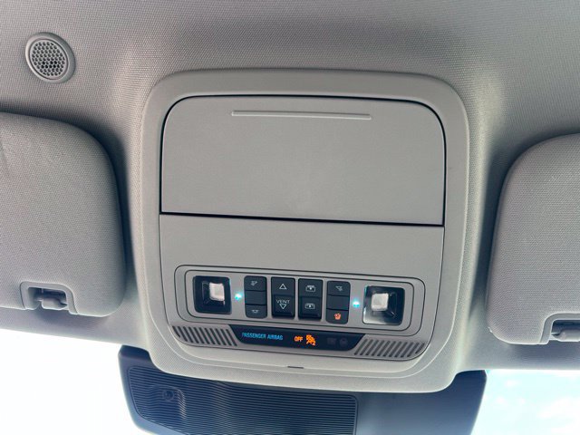 Used 2024 Ford Explorer XLT w/ Equipment Group 202A AWD/4WD image 31